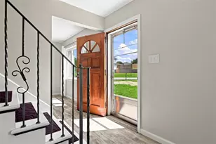 545 Center Hill Rd, Pittsburgh, PA 15239 - Photo 5