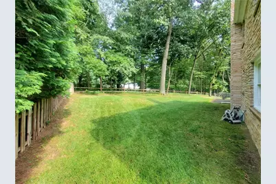 2103 Menold Dr, Pittsburgh, PA 15101 - Photo 23