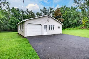 1933 Gay Ave, Hempfield Township, PA 15601 - Photo 5