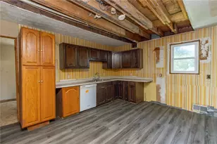 890 Campbell Run Rd, Manor Township, PA 16226 - Photo 11