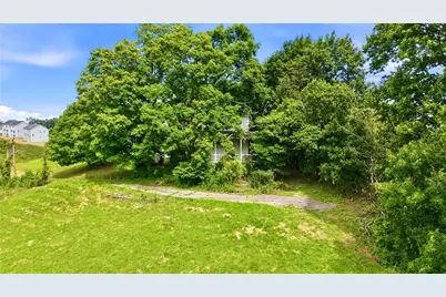 1295 Stoops Ferry Rd, Moon/Crescent Twp, PA 15108 - Photo 29