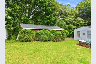 1295 Stoops Ferry Rd, Moon/Crescent Twp, PA 15108 - Photo 25