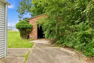 1295 Stoops Ferry Rd, Moon/Crescent Twp, PA 15108 - Photo 27
