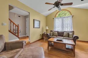 114 Kaye Cir, Brighton Township, PA 15009 - Photo 3