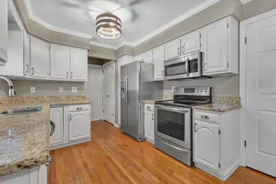 114 Kaye Cir, Brighton Township, PA 15009 - Photo 9