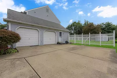 114 Kaye Cir, Brighton Township, PA 15009 - Photo 17