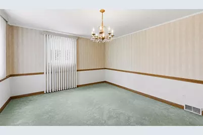 129 Dwellington Dr, Middlesex Township, PA 16059 - Photo 9