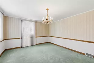 129 Dwellington Dr, Middlesex Township, PA 16059 - Photo 9