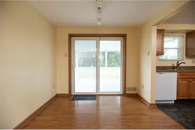 5707 Broad St, South Park, PA 15129 - Photo 7