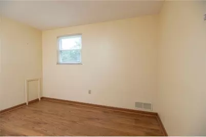 5707 Broad St, South Park, PA 15129 - Photo 13