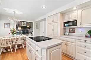 3623 Ashland Dr, Bethel Park, PA 15102 - Photo 11