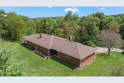 127 Blue Jay Way, Center Township, PA 15061 - Photo 3
