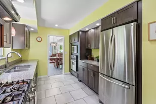 2301 Marbury Rd, Pittsburgh, PA 15221 - Photo 9