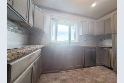 118 W Adams Ave, Vandergrift, PA 15690 - Photo 11