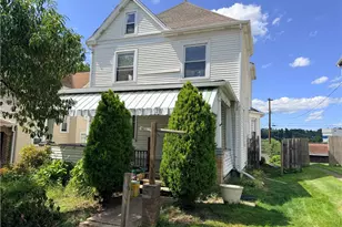 118 W Adams Ave, Vandergrift, PA 15690 - Photo 3