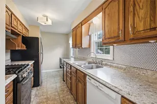 1918 Shaler Dr, Pittsburgh, PA 15116 - Photo 9