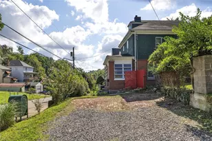 2802 Salisbury St, Pittsburgh, PA 15210 - Photo 3
