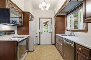 24 W Garden Rd, Pittsburgh, PA 15227 - Photo 17