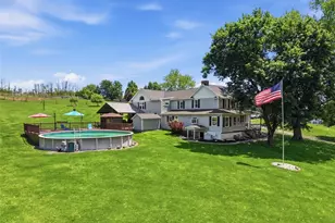 2976 Henderson Rd, Mount Pleasant, PA 15301 - Photo 3