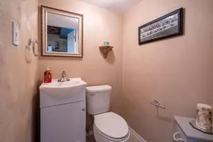 5090 Raintree Dr, Pittsburgh, PA 15236 - Photo 21