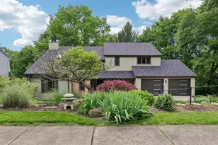 10095 Oakridge Dr, Pittsburgh, PA 15090 - Photo 1