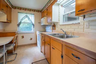 3936 Meadowbrook, Pittsburgh, PA 15227 - Photo 7