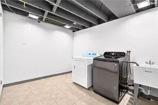 1037 Grandview Ave, Ross Twp, PA 15237 - Photo 31