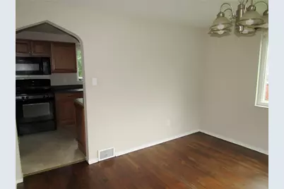 3020 Hebron Dr, Pittsburgh, PA 15235 - Photo 9