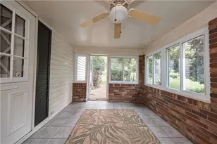 954 Auburn Ln, Irwin, PA 15642 - Photo 9