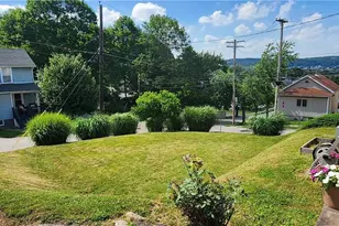 425 Summit Ave, Ellwood City, PA 16117 - Photo 1