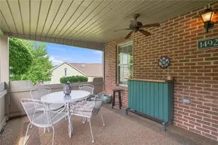 1492 Greenbriar Dr, South Park, PA 15129 - Photo 3