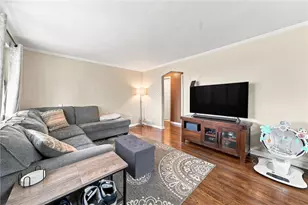 2202 Juanita Dr, Robinson Twp, PA 15108 - Photo 5