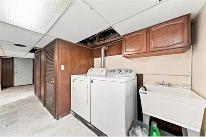 2202 Juanita Dr, Robinson Twp, PA 15108 - Photo 25