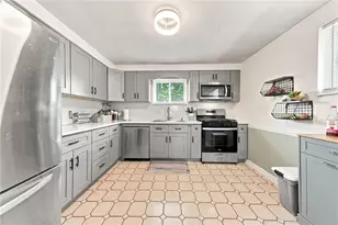 2202 Juanita Dr, Robinson Twp, PA 15108 - Photo 9
