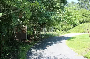 5500 Sagebrush Dr, Pittsburgh, PA 15236 - Photo 7