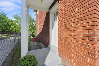 211 Newburn Dr, Pittsburgh, PA 15216 - Photo 27