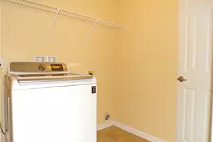 301 Maple Ridge Dr, Canonsburg, PA 15317 - Photo 23