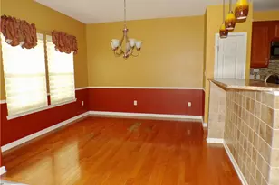 301 Maple Ridge Dr, Canonsburg, PA 15317 - Photo 5