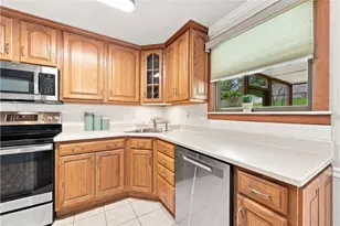 222 Great Smokey Dr, Pittsburgh, PA 15239 - Photo 9