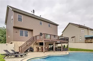 1050 Windy Oak Dr, Pittsburgh, PA 15239 - Photo 5