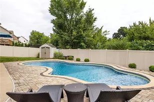 1050 Windy Oak Dr, Pittsburgh, PA 15239 - Photo 7