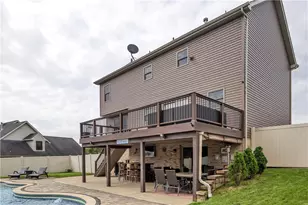 1050 Windy Oak Dr, Pittsburgh, PA 15239 - Photo 3