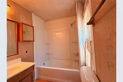 732 Clover Ave, Ellwood City, PA 16117 - Photo 11