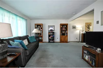325 Liberty Street, California, PA 15419 - Photo 9