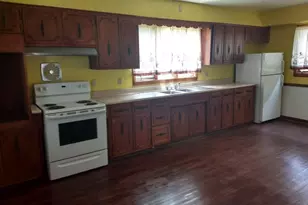 8 Maitland St, New Castle, PA 16101 - Photo 9