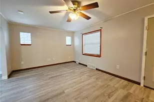 409 Mendelssohn Ave, Clairton, PA 15025 - Photo 7