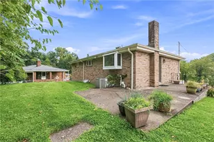 86 Thorncrest Dr, Stowe Township, PA 15136 - Photo 3
