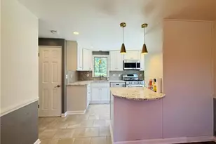 143 Seneca Dr, Pittsburgh, PA 15228 - Photo 11