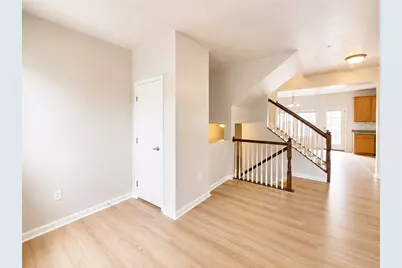 1502 Pointe View Dr, Adams Township, PA 16046 - Photo 13