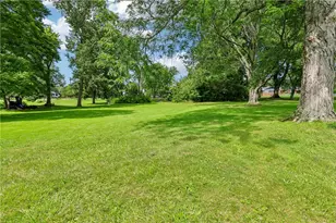 182 Upland Dr, Neshannock Township, PA 16105 - Photo 33